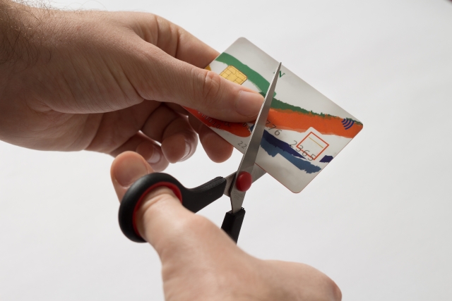 カードを強制解約