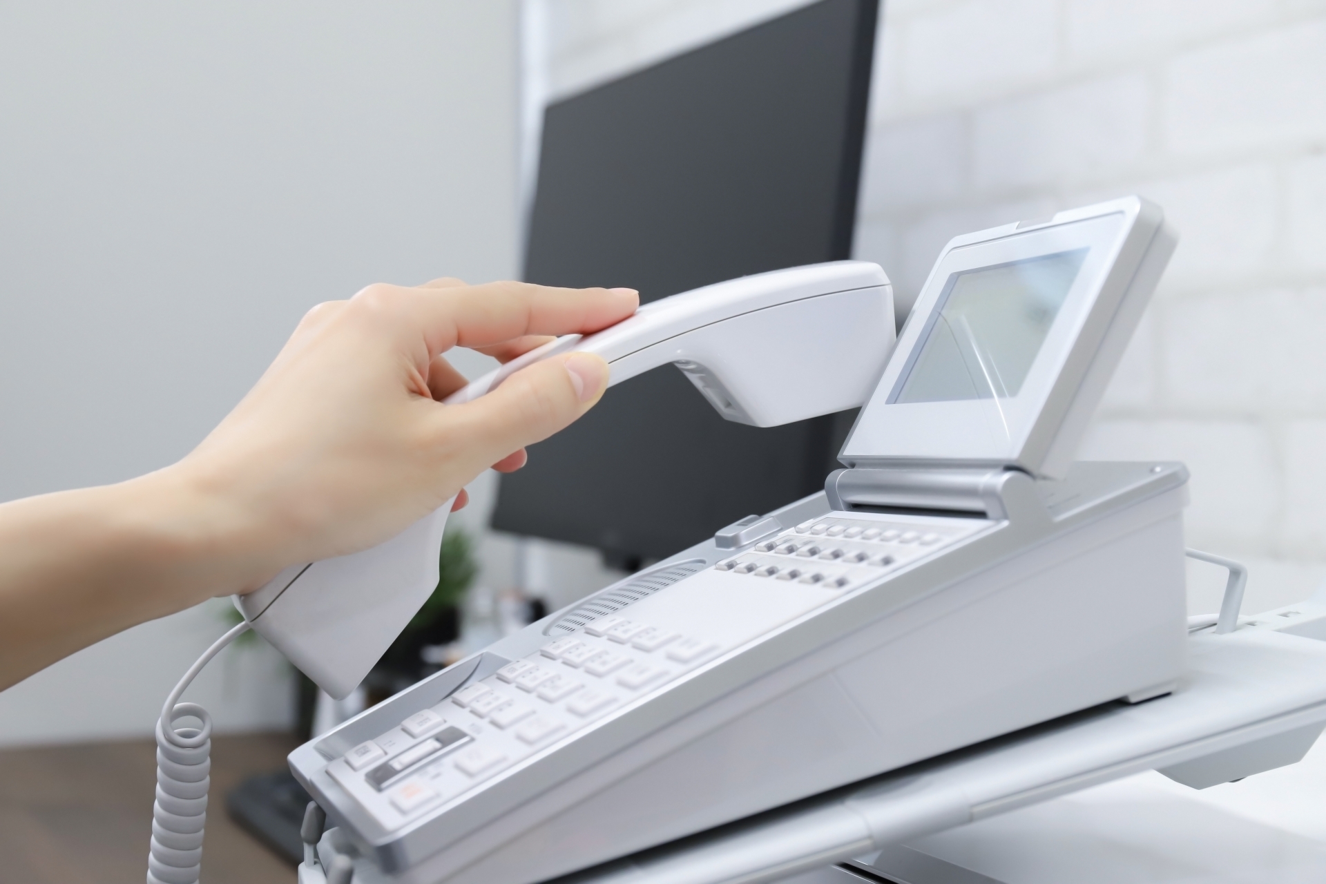 楽天カードを作るだけなら在籍確認なし